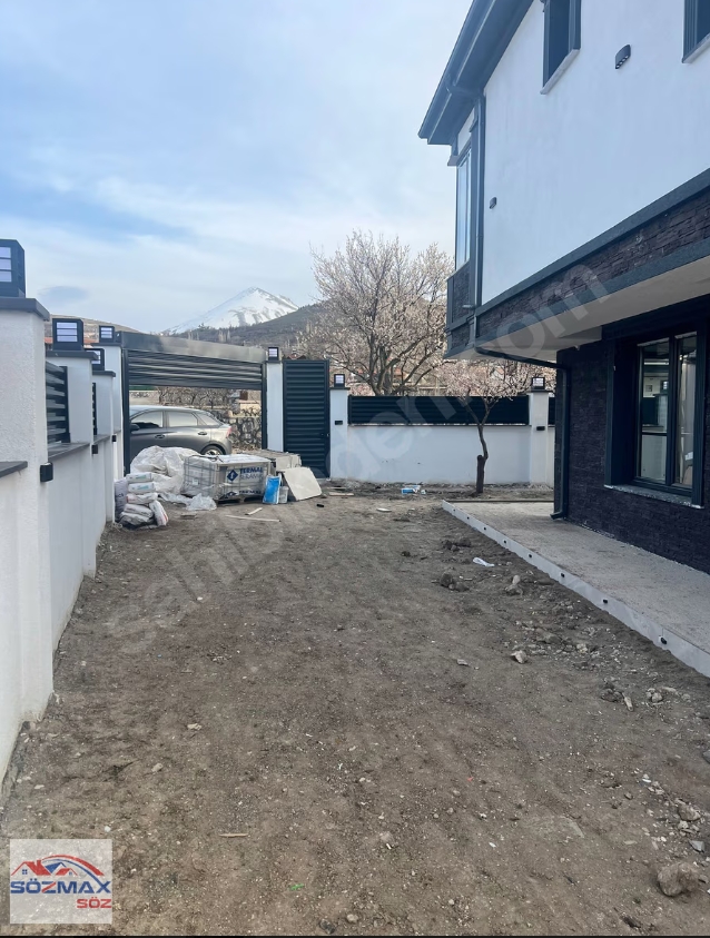 Hacılar Akdam Bölgesinde Acil Satılık 2 Adet Villa