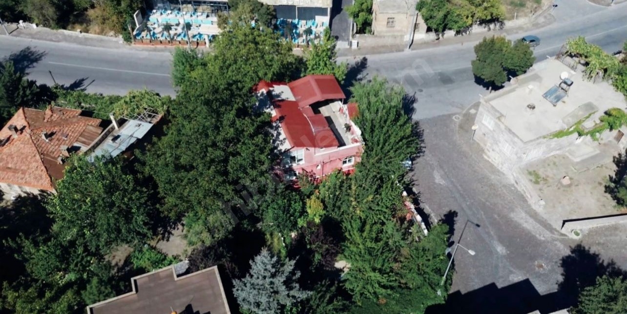 TALASIN SEÇKİN LOKASYONUNDA TİCARİ POTANSİYELLİ KÖŞE VİLLA - Resim 6