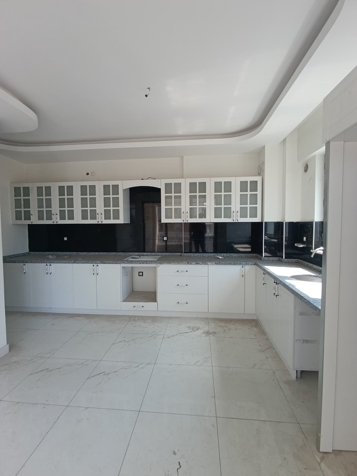 SEYRANİ ANA YOL ÜZERİNDE SATILIK 4+1 DAİRE - Resim 12