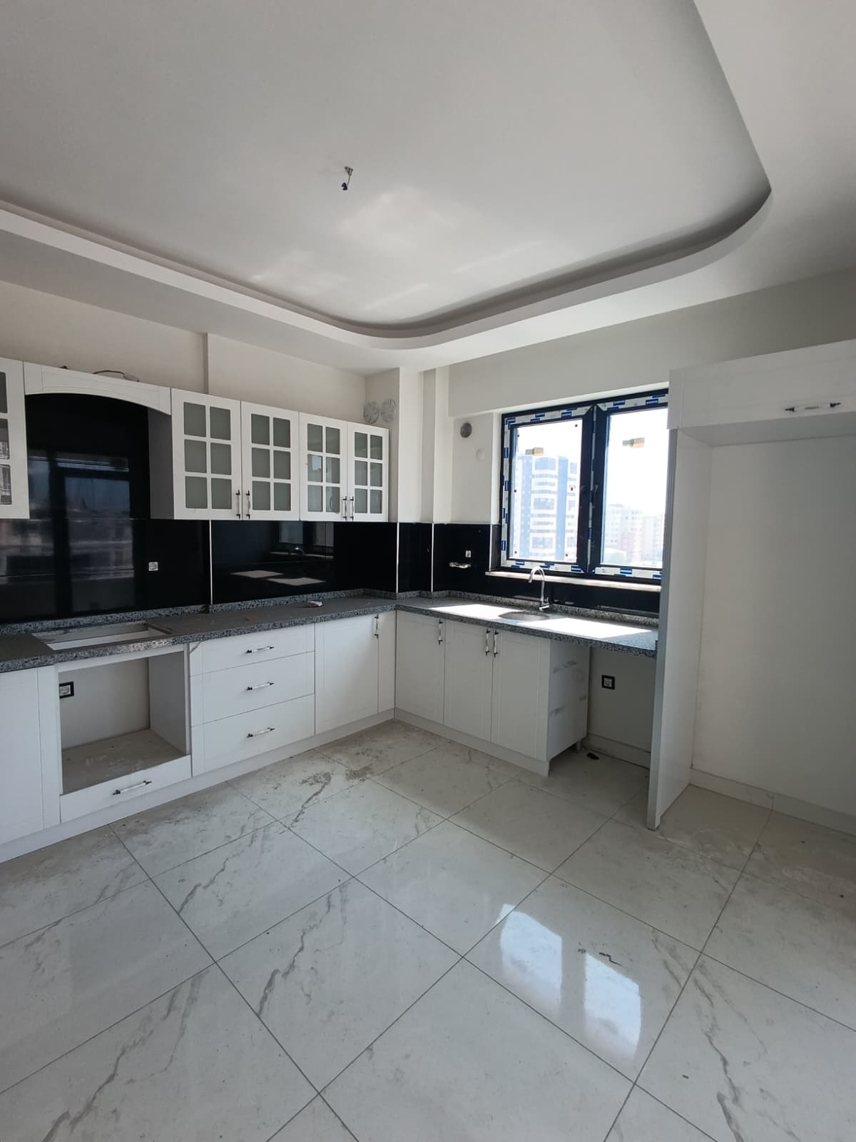 SEYRANİ ANA YOL ÜZERİNDE SATILIK 4+1 DAİRE - Resim 5