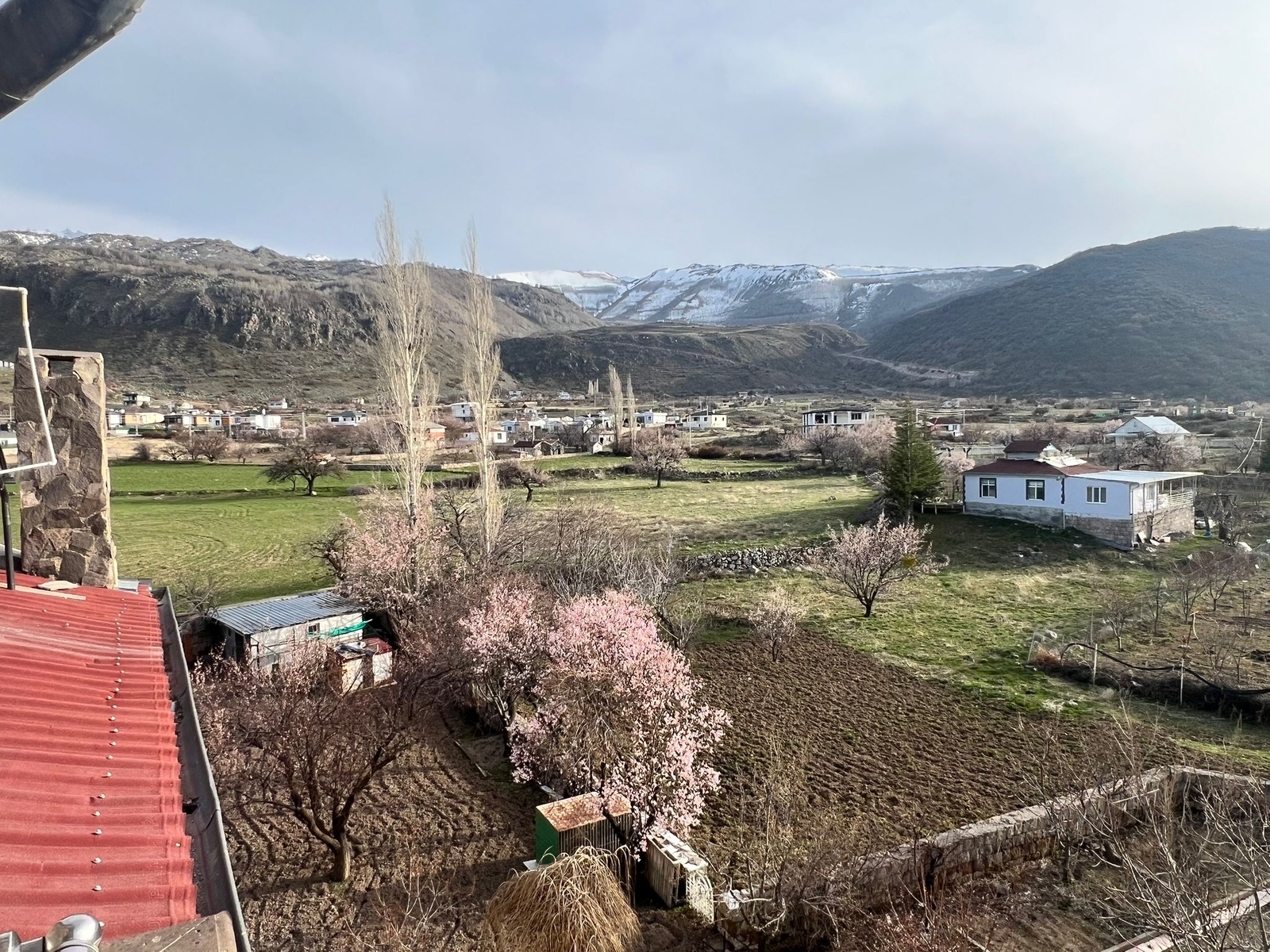 Hacılarda Manzaralı 2.000 m² İçinde 4 Katlı Geniş Aile Villası - Resim 20