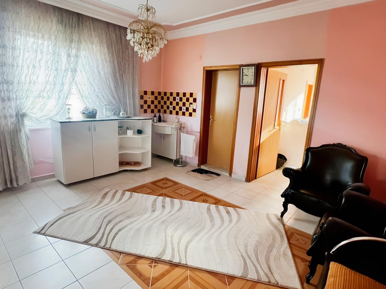 Hacılarda Manzaralı 2.000 m² İçinde 4 Katlı Geniş Aile Villası - Resim 21
