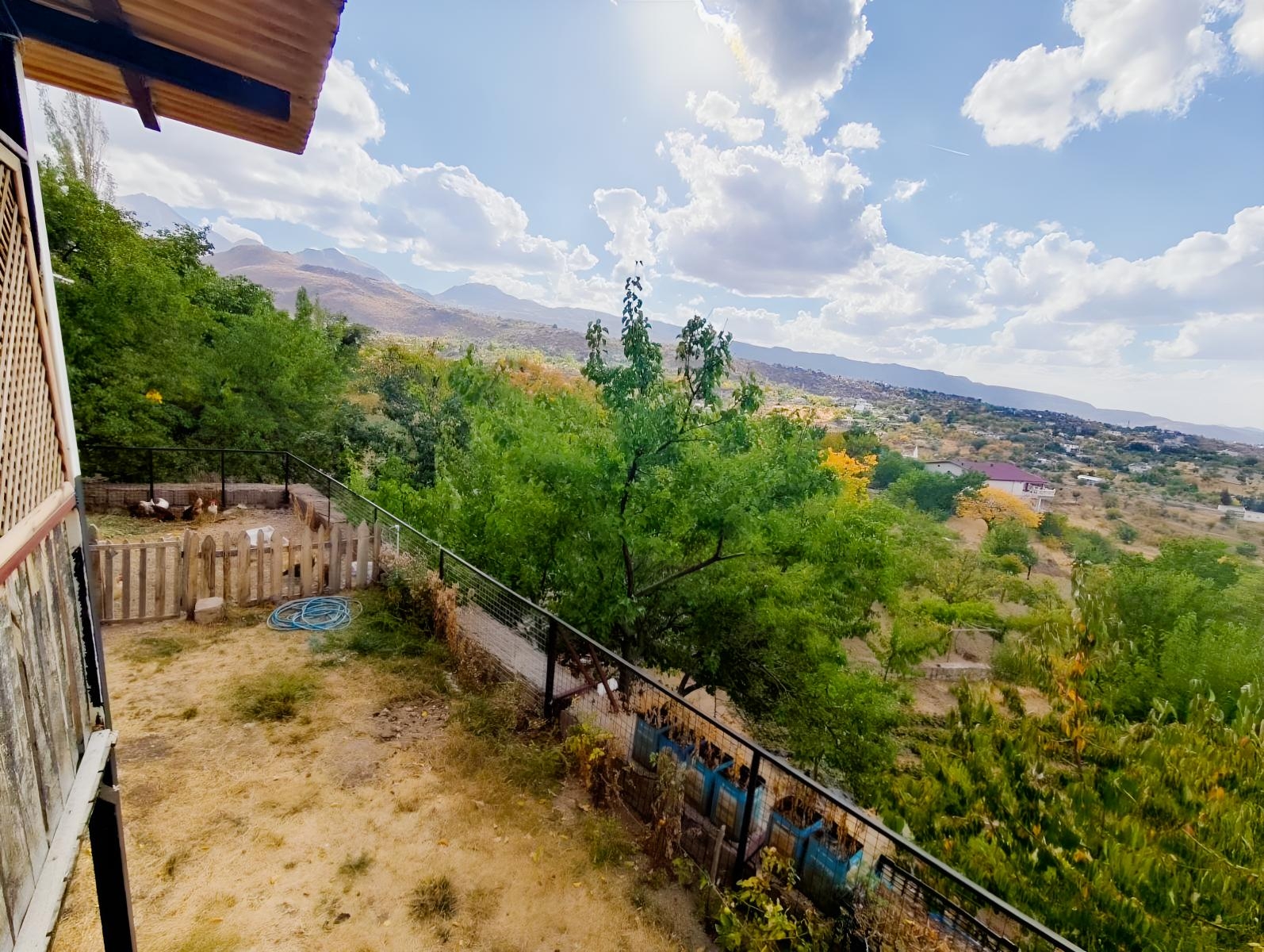 HACILAR AŞAĞI MAHALLE MANZARALI 653 M2 VİLLA PARSELLİ BAĞ EVİ - Resim 3
