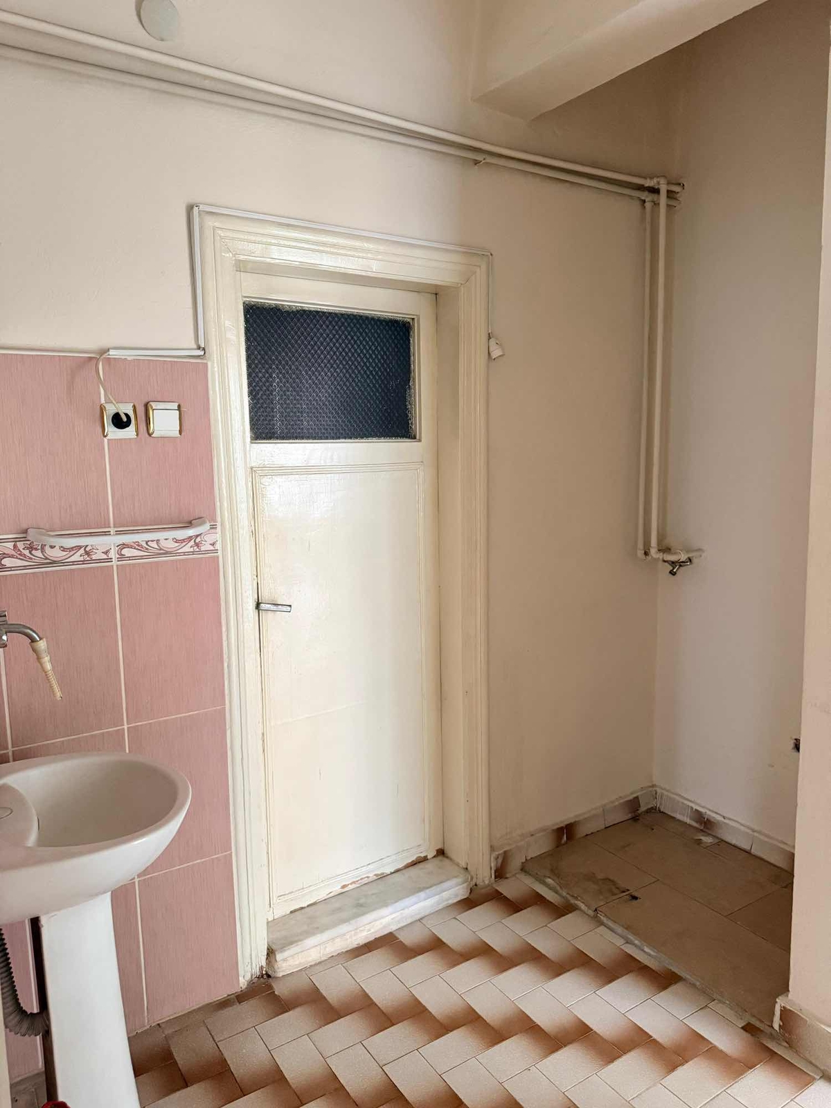 GEVHER NESİBEDE 3+1 KOMBİLİ KİRALIK DAİRE - Resim 5