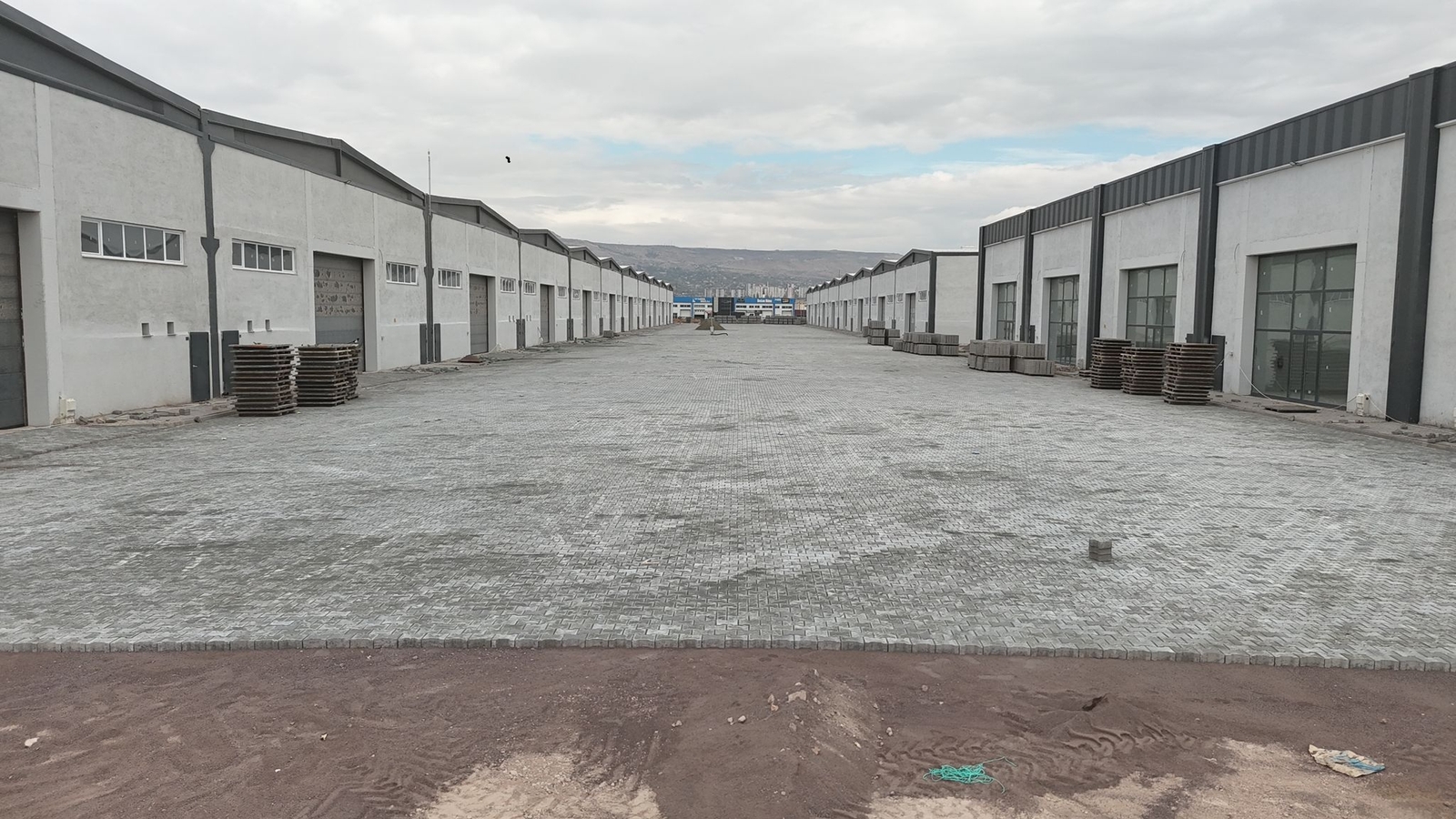HUBUBATÇILAR SİTESİ 750 M2 KİRALIK FABRİKA - Resim 8