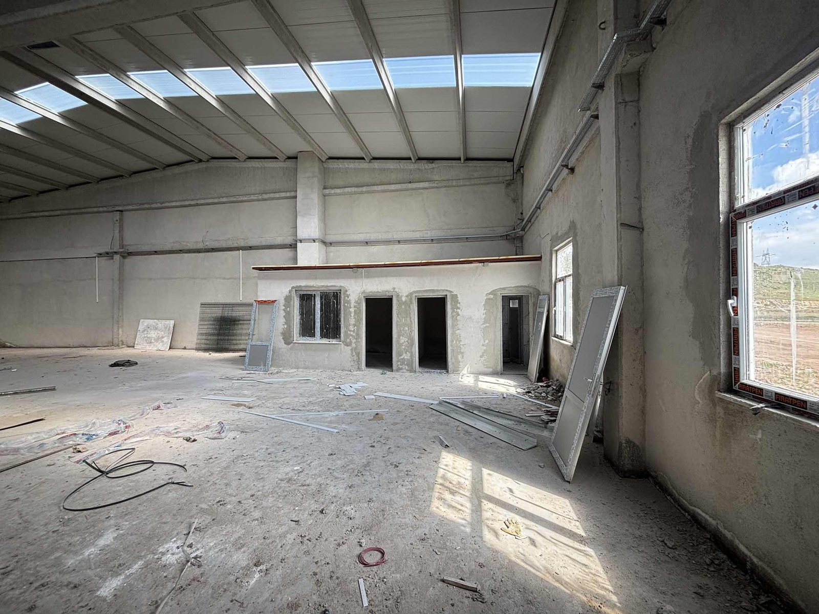 Mega Kent de Kiralık 400m2 Hangar - Resim 4