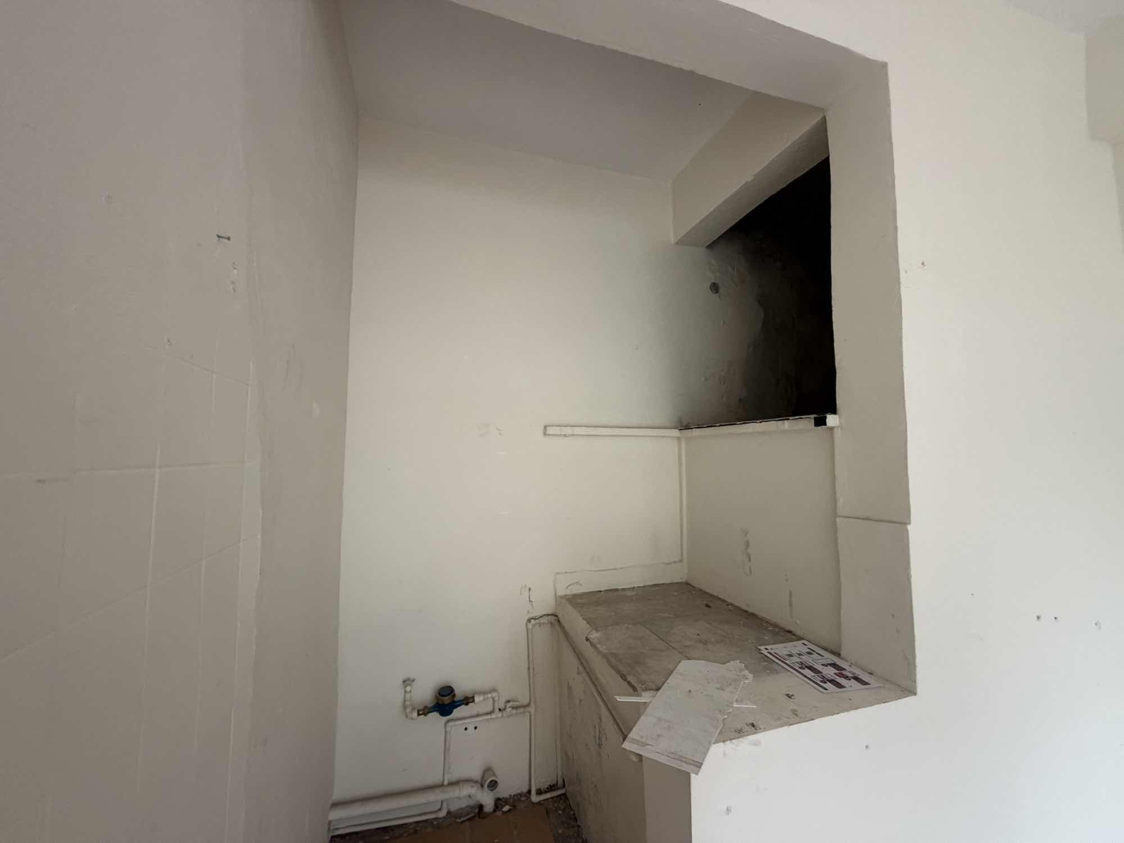 ATATÜRK EVİ YANINDA ÇARŞI MERKEZDE 20M2 KİRALIK DÜKKAN