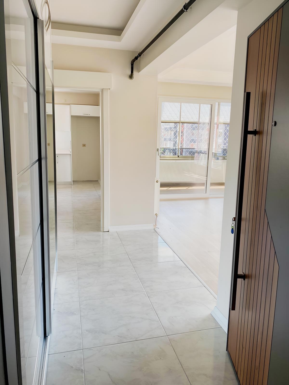 Aydınlıkevlerde Pazar Yerine Yakın 3 Yıllık Bina 2,5+1 KİRALIK - Resim 4