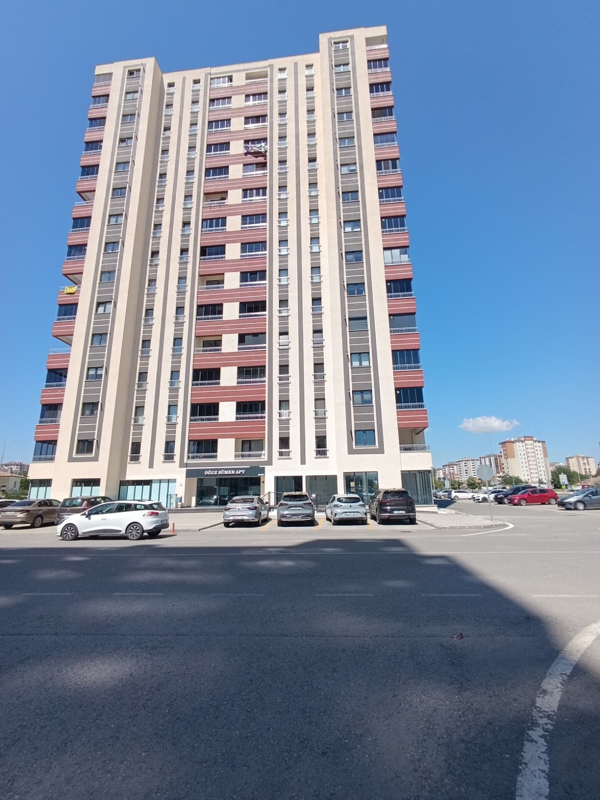 SEYRANİ ANA YOL ÜZERİNDE SATILIK 4+1 DAİRE