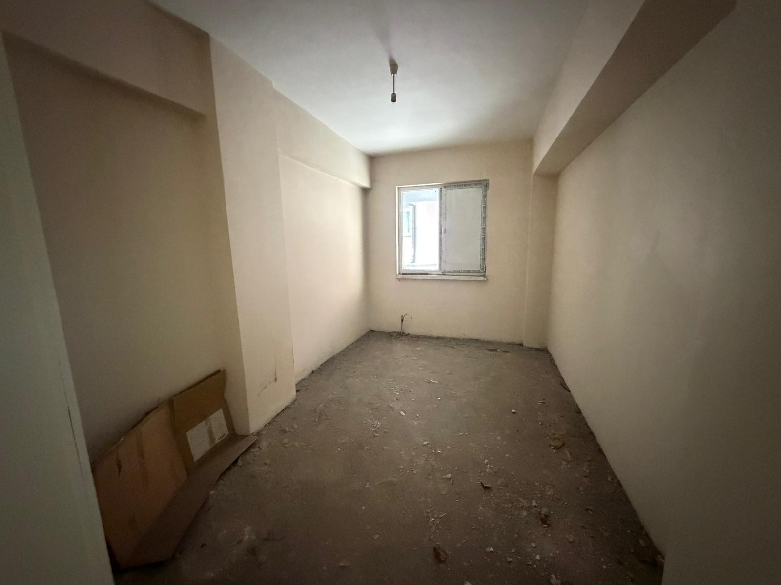CADDE'DE OFİSE UYGUN KİRALIK YAPILI DAİRE - Resim 6