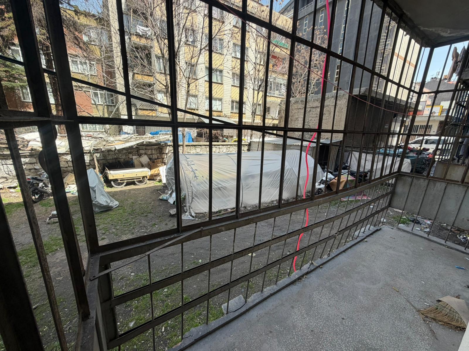 2+1 DAİRE YATIRIM FIRSATI TRANVAYA YÜRÜME MESAFESİNDE