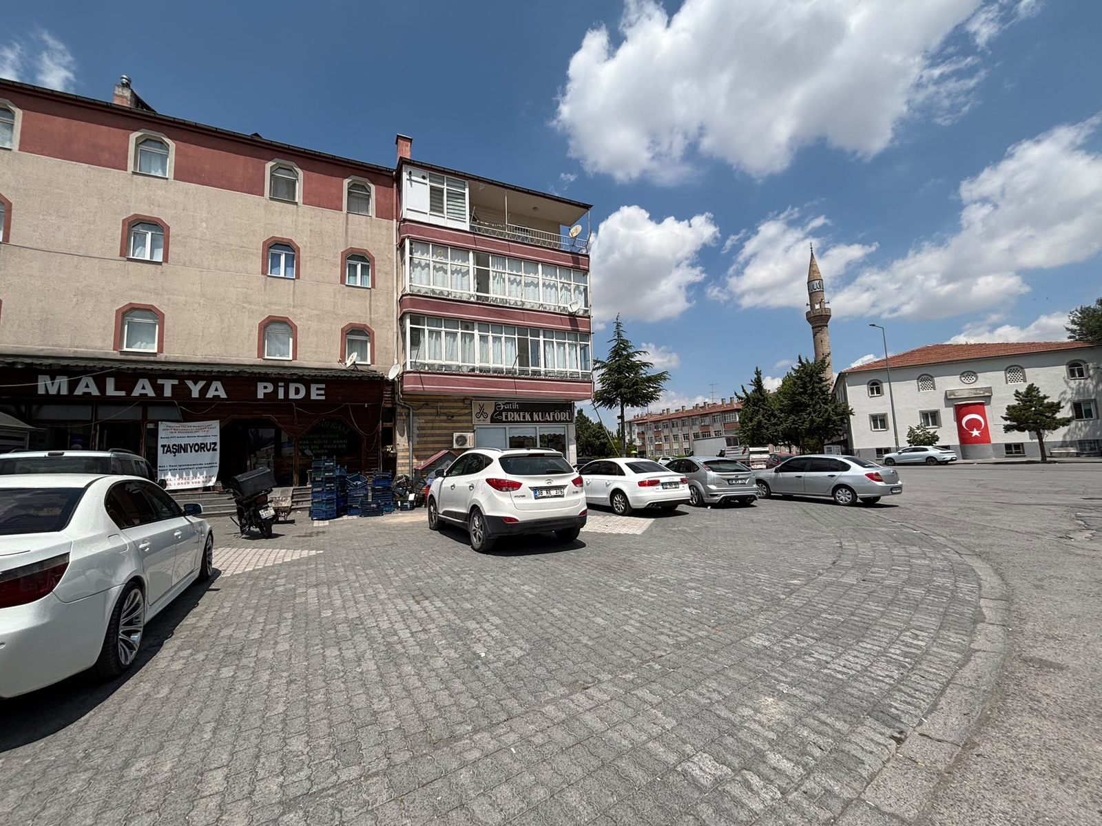 KEYKUBAT OKULLARIN YAKINININDA CADDE KÖŞESİNDE SATLIK DÜKKAN