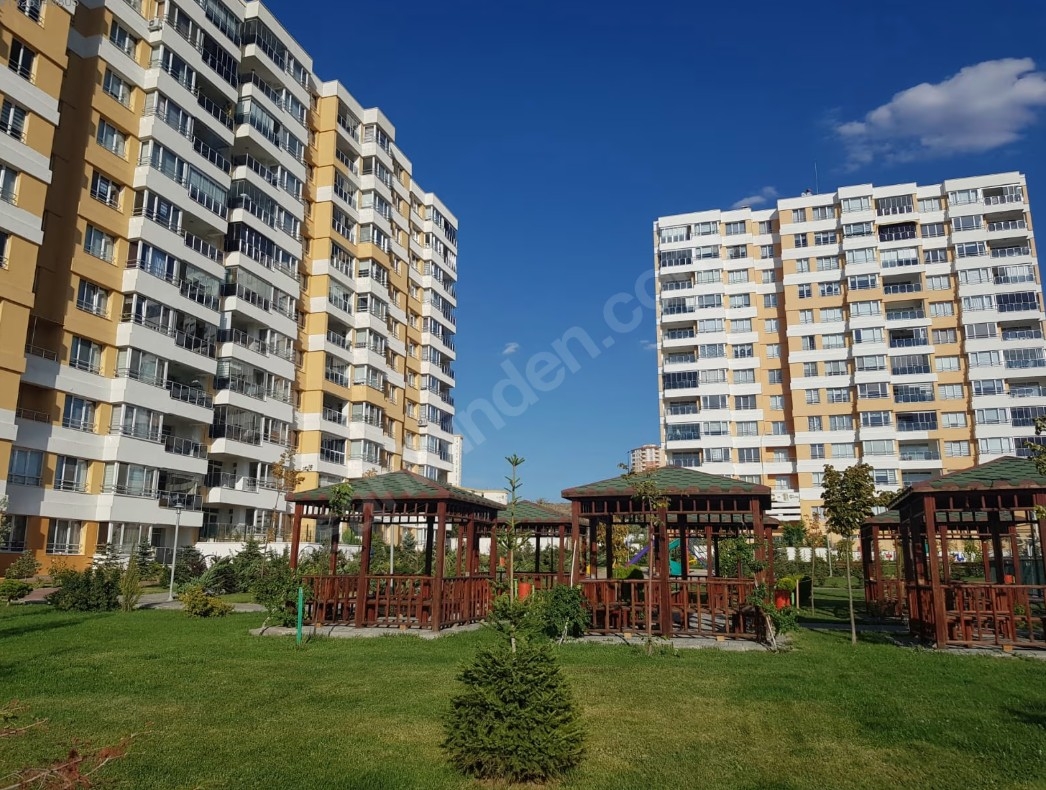 Koru Sitesinde Manzaralı Satılık 4+1 Daire Sözmax'dan - Resim 3