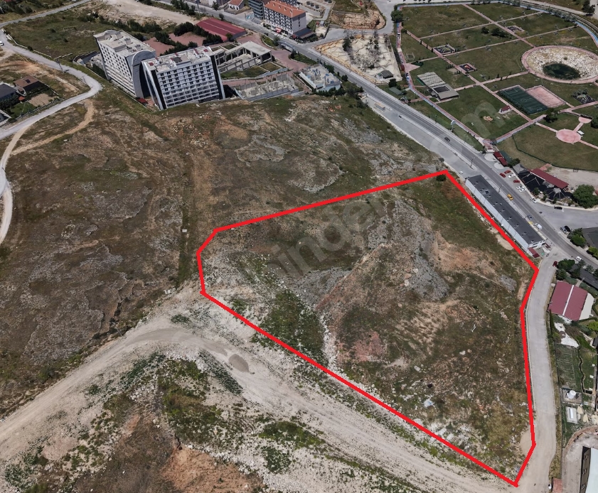 Kozaklıda Harika Konumlu Satılık Köşe Parsel Turizm Arsası