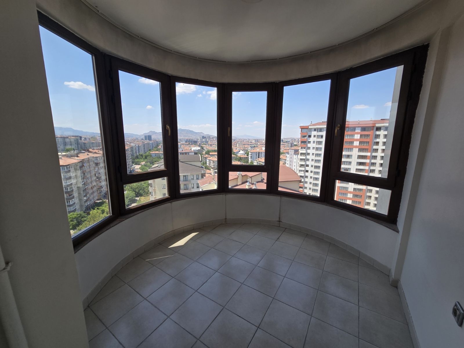 SARAR PARK REZİDANS'DA KİRALIK 4+1 DAİRE - Resim 4