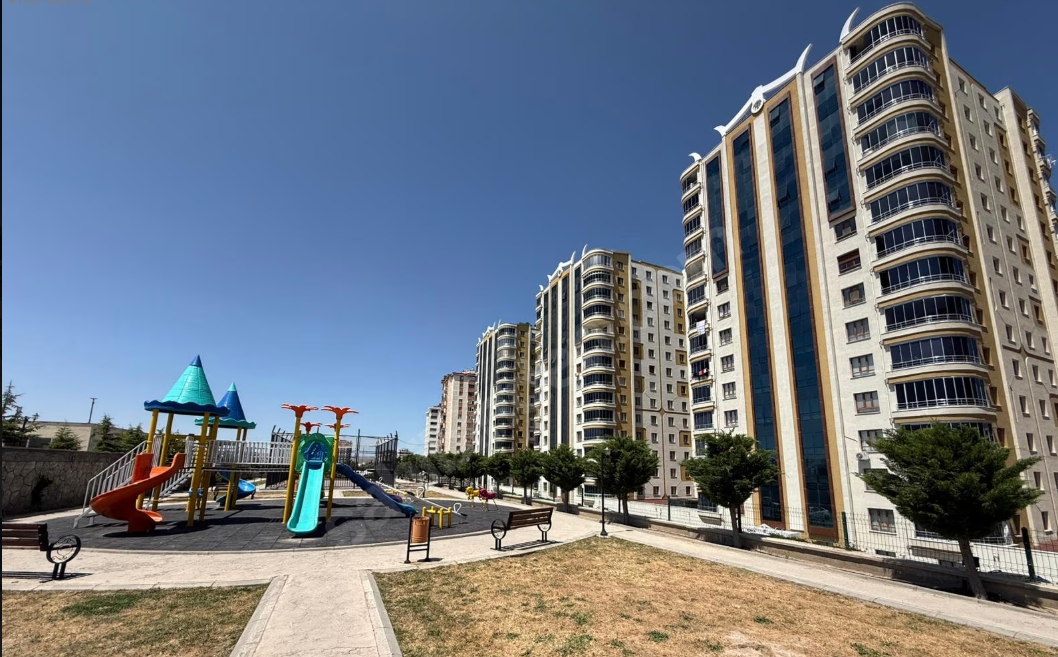 Bahçelievler'de Site İçerisinde Satılık 3+1 - Resim 7