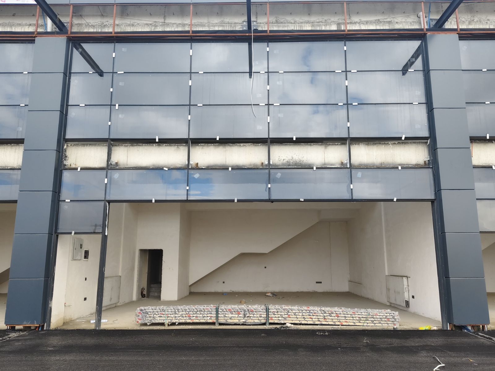 OTONOMİ DE 275 M² TAPULU BORÇSUZ DÜKKAN