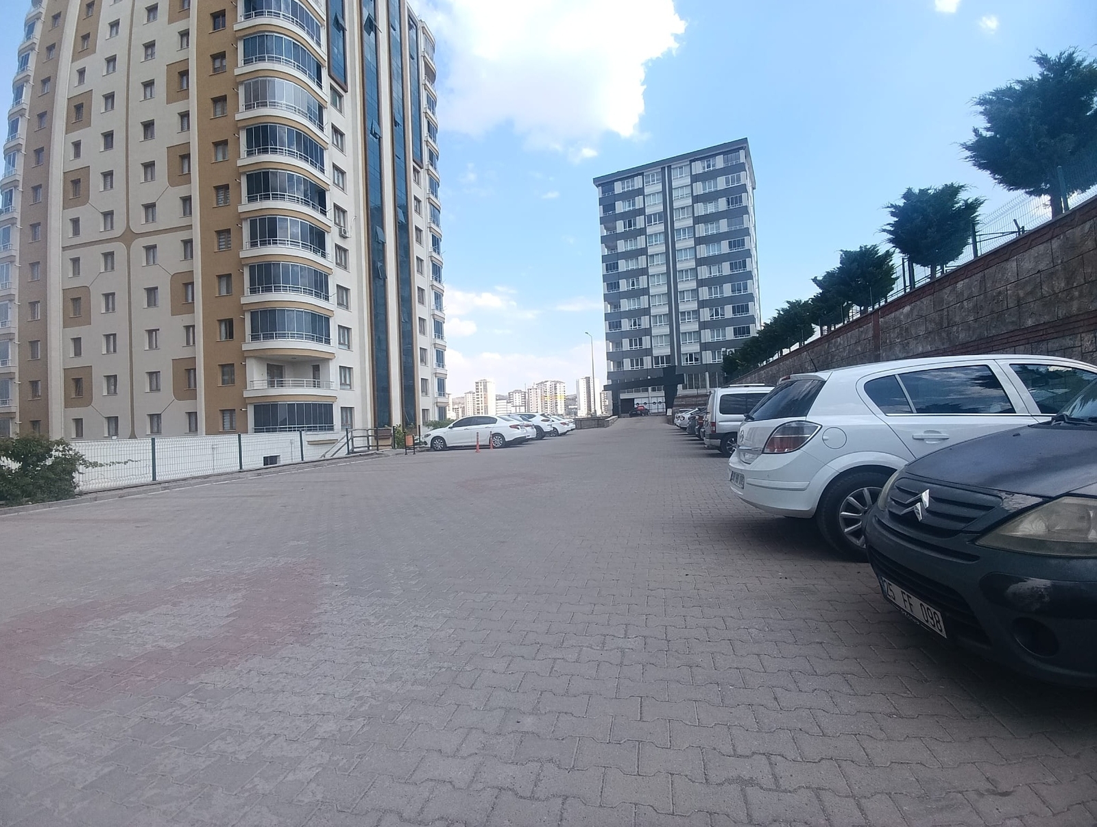 Bahçelievler'de Site İçerisinde Satılık 3+1 - Resim 3