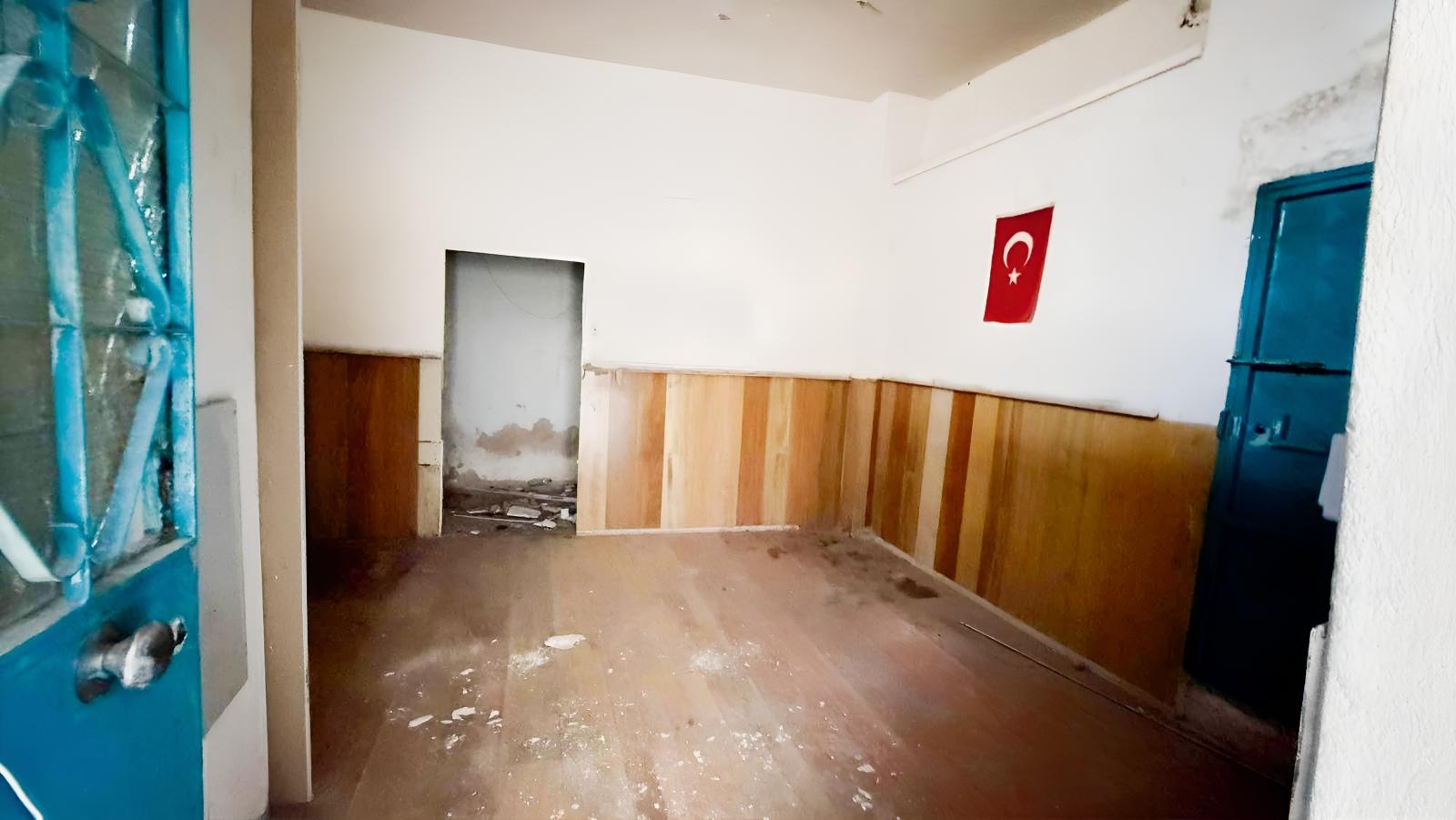 AĞIRNAS MEYDANIDA ARSASIYLA BİRLİKTE 2 HAZIR DÜKKÂN - Resim 4