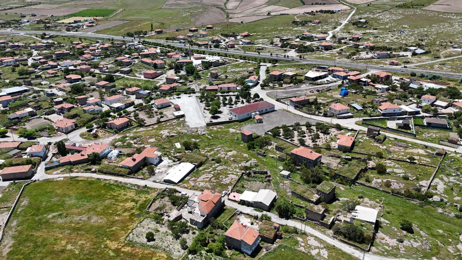 İNCESU GARİPÇE DE SATILIK MANZARALI TEK TAPU VİLLA PARSELİ - Resim 4