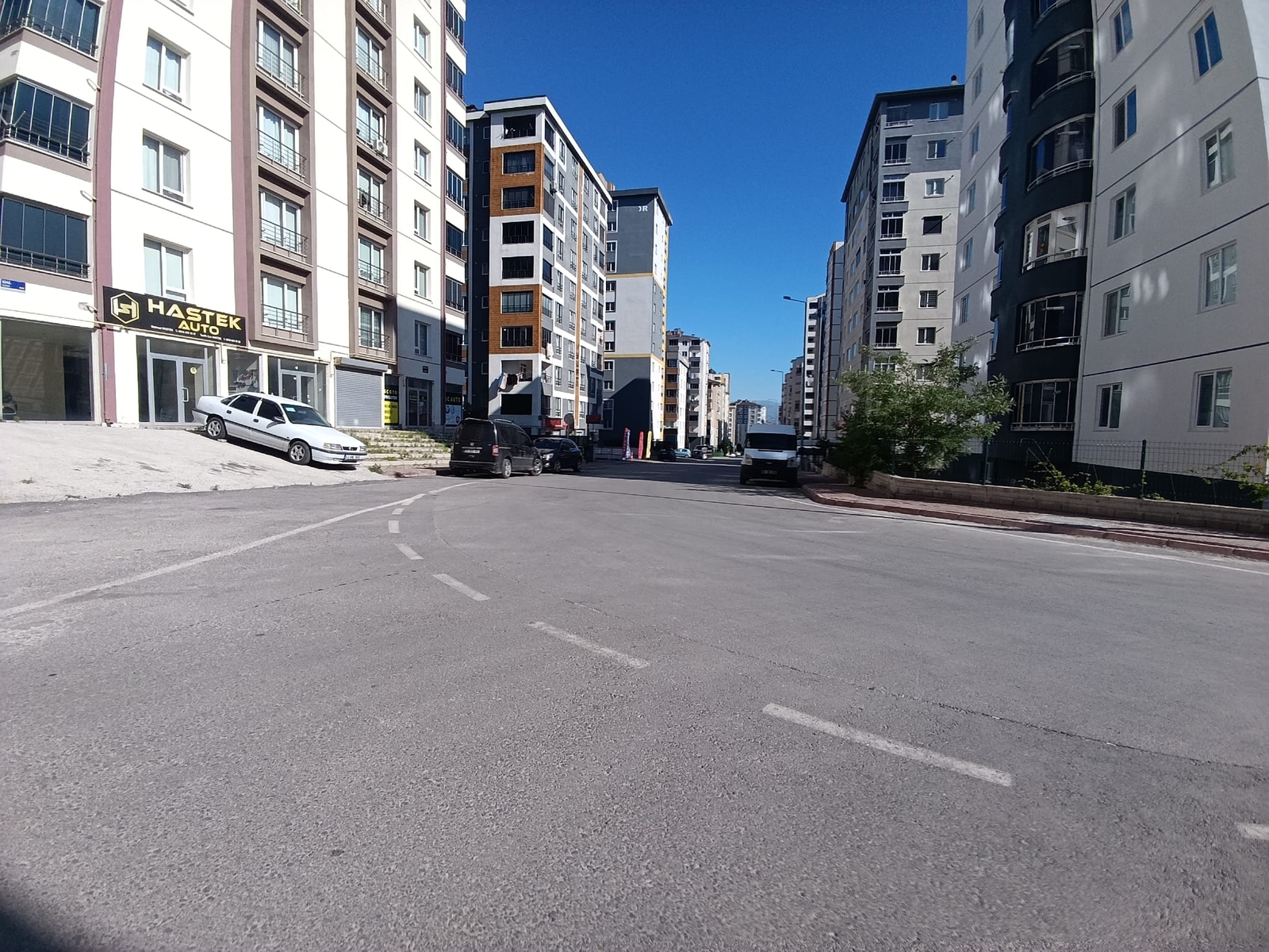 Erkilet'te Merkezi Konumda Satılık Geniş 3+1 Daire - Resim 17