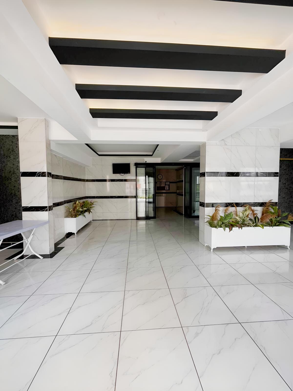 LAVANTA BAHÇESİ MANZARASI İLE ULTRA LÜX 3+1 DAİREMİZ