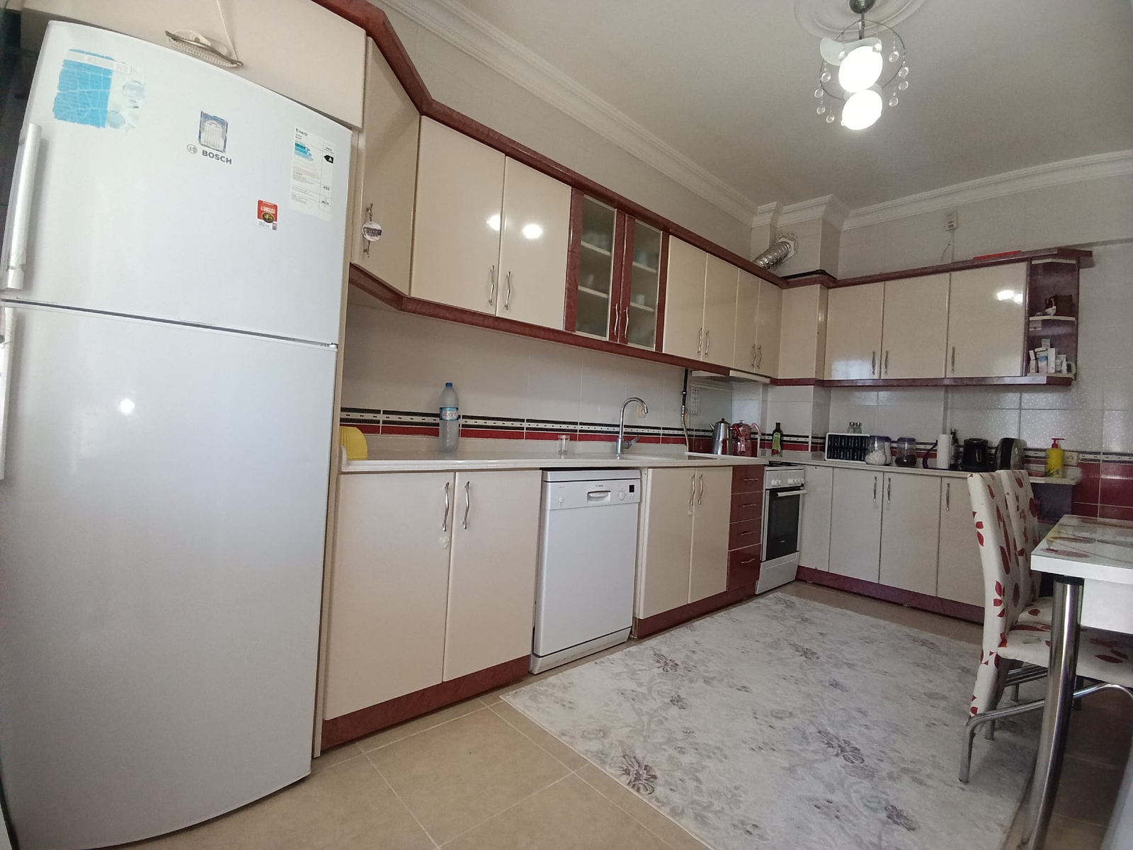 Erkilet'te Merkezi Konumda Satılık Geniş 3+1 Daire - Resim 14