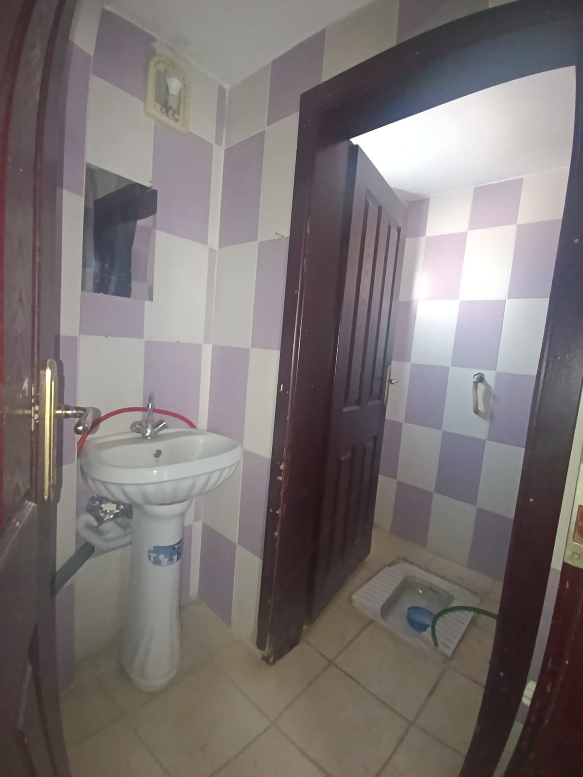 Mithatpaşada Önü Açık Otaparklı Satılık - Resim 2