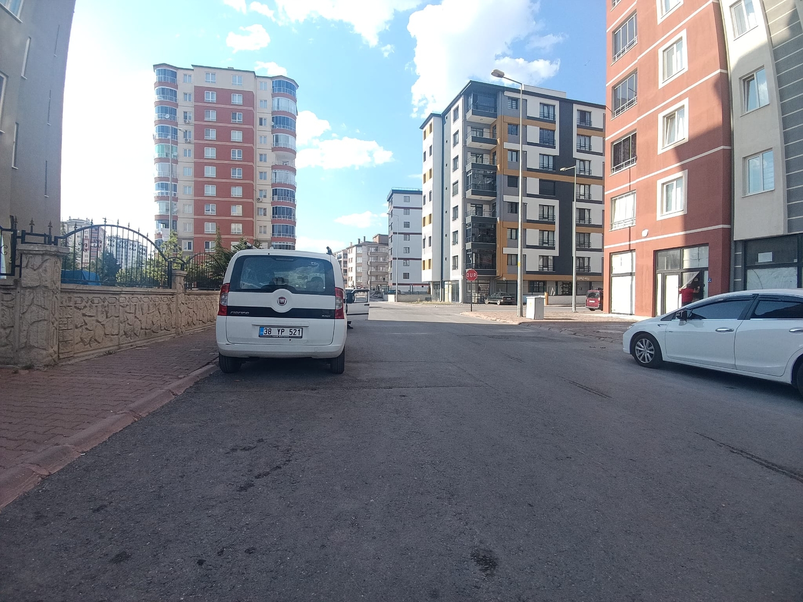 Mithatpaşada Önü Açık Otaparklı Satılık - Resim 9