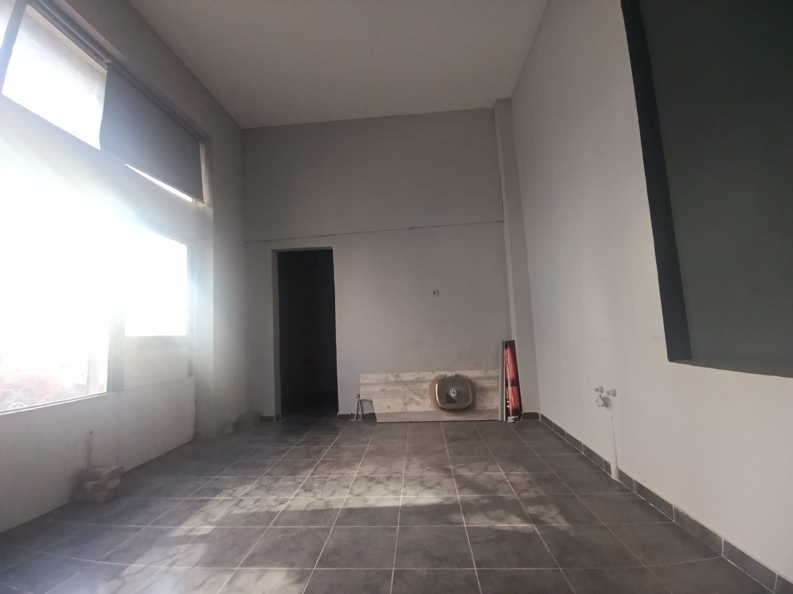 Mithatpaşada Önü Açık Otaparklı Satılık - Resim 8