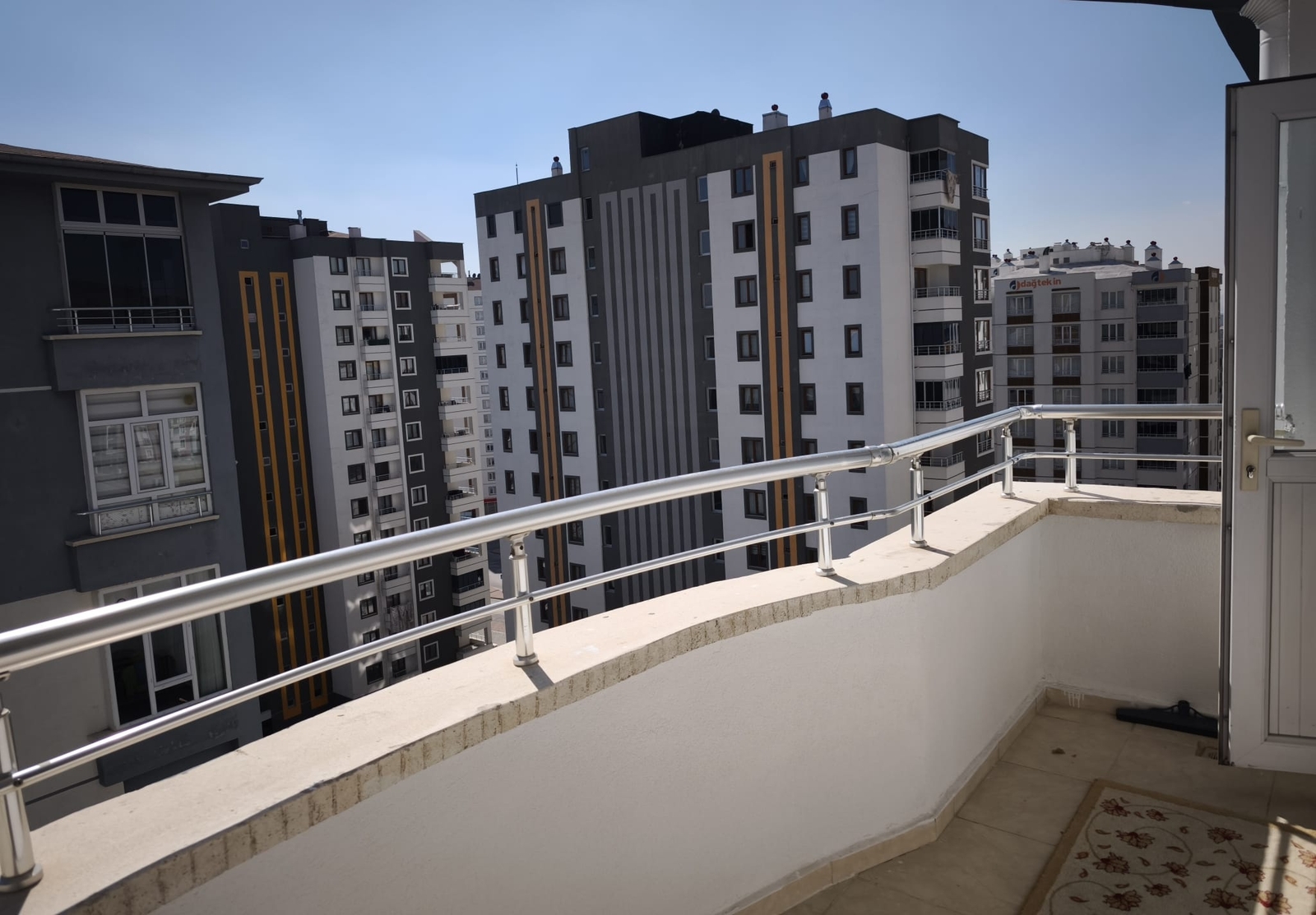 Erkilet'te Merkezi Konumda Satılık Geniş 3+1 Daire - Resim 22