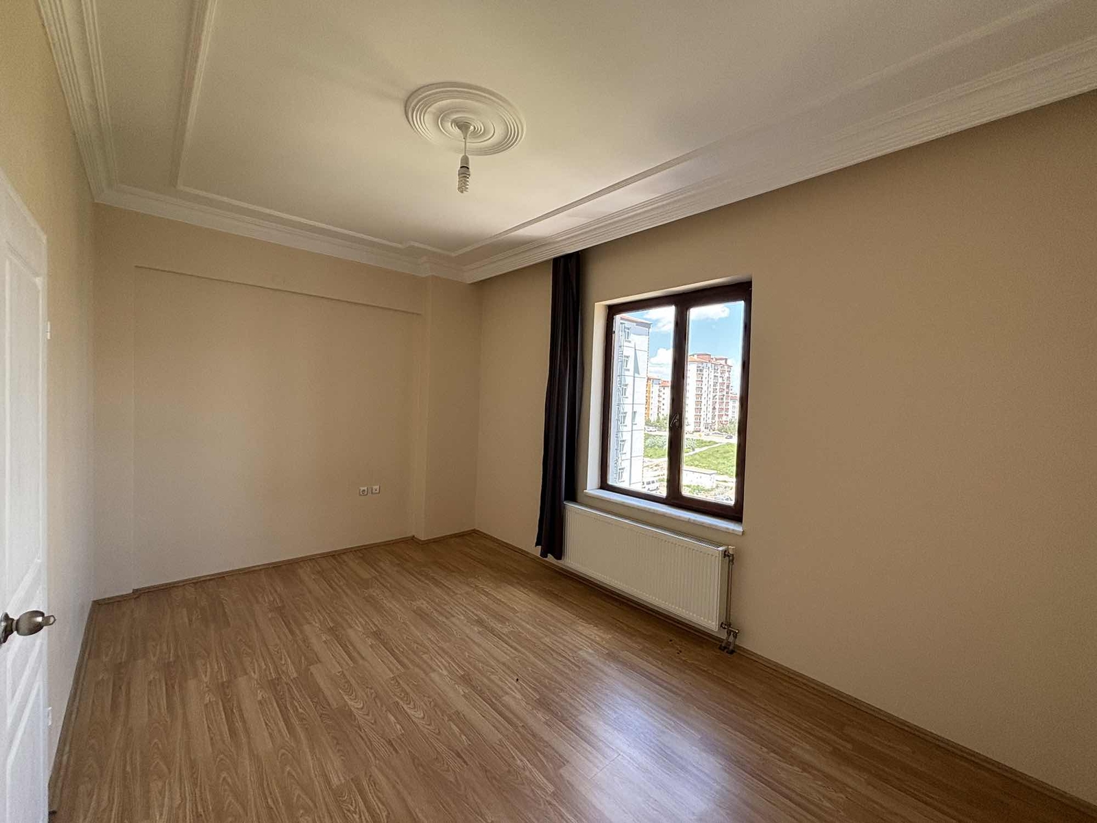 Havalimanı Yolunda 3+1 Satılık Daire - Resim 14