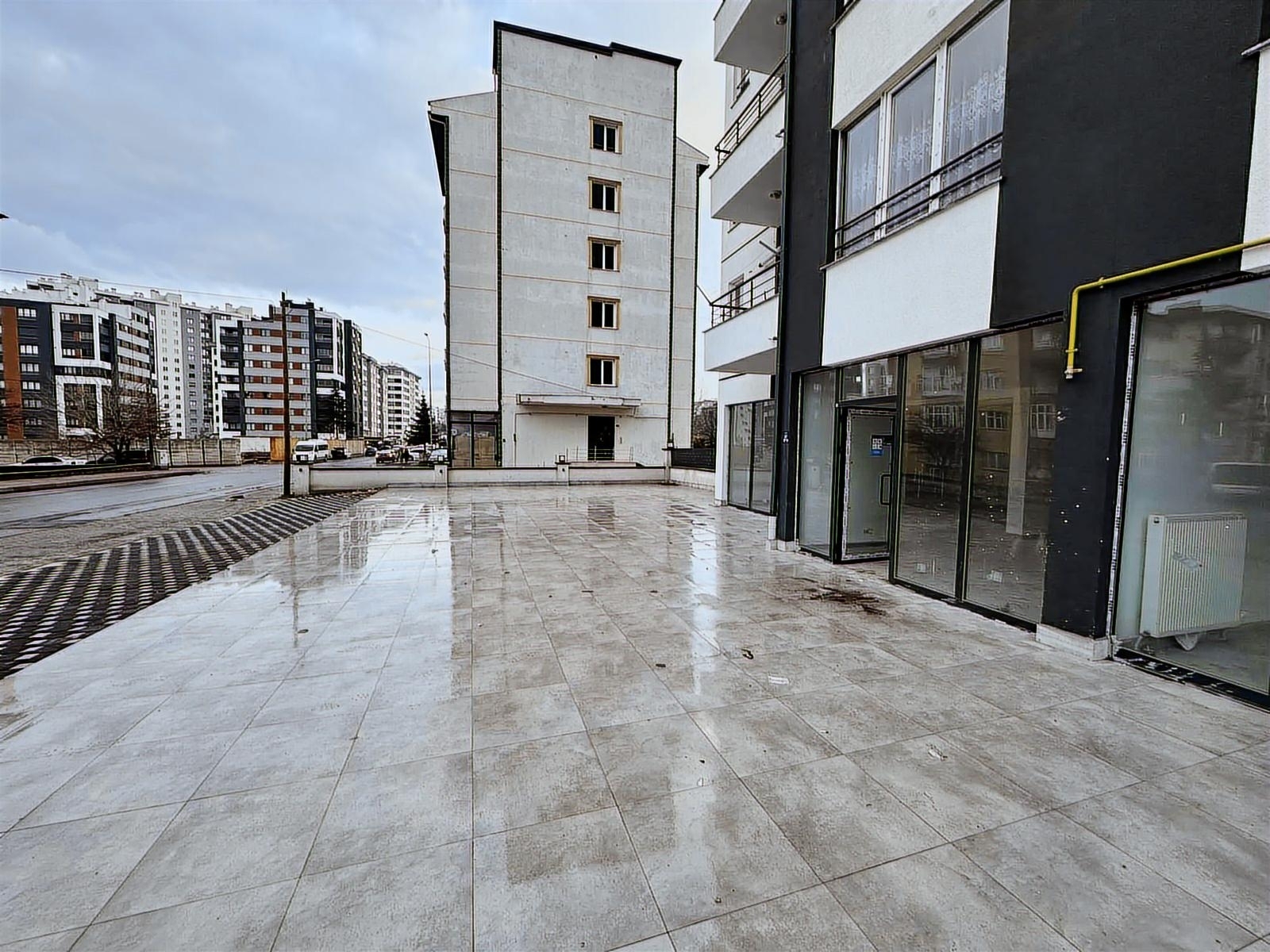 Bahçelievler Caddesi 300m² Kiralık Dükkan - Resim 21