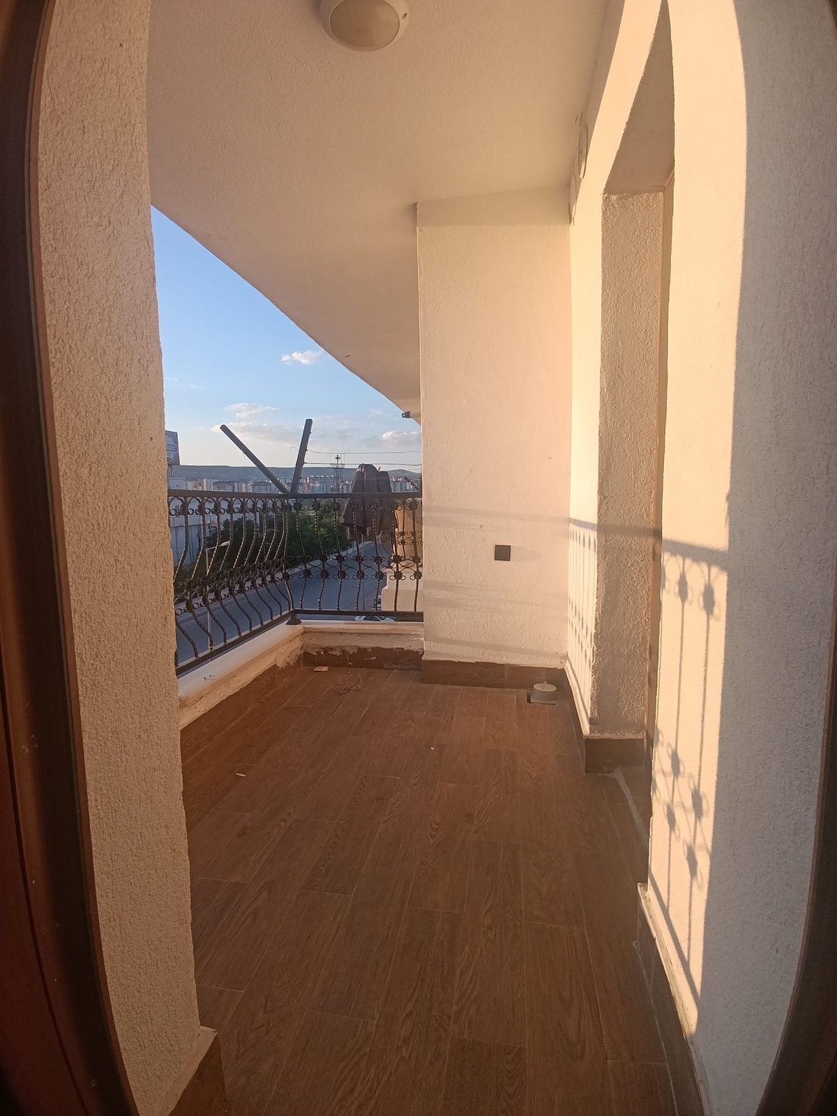 Karpuzan Tokide Güney Batı Cephe Satılık Yapılı 3+1 Daire - Resim 12