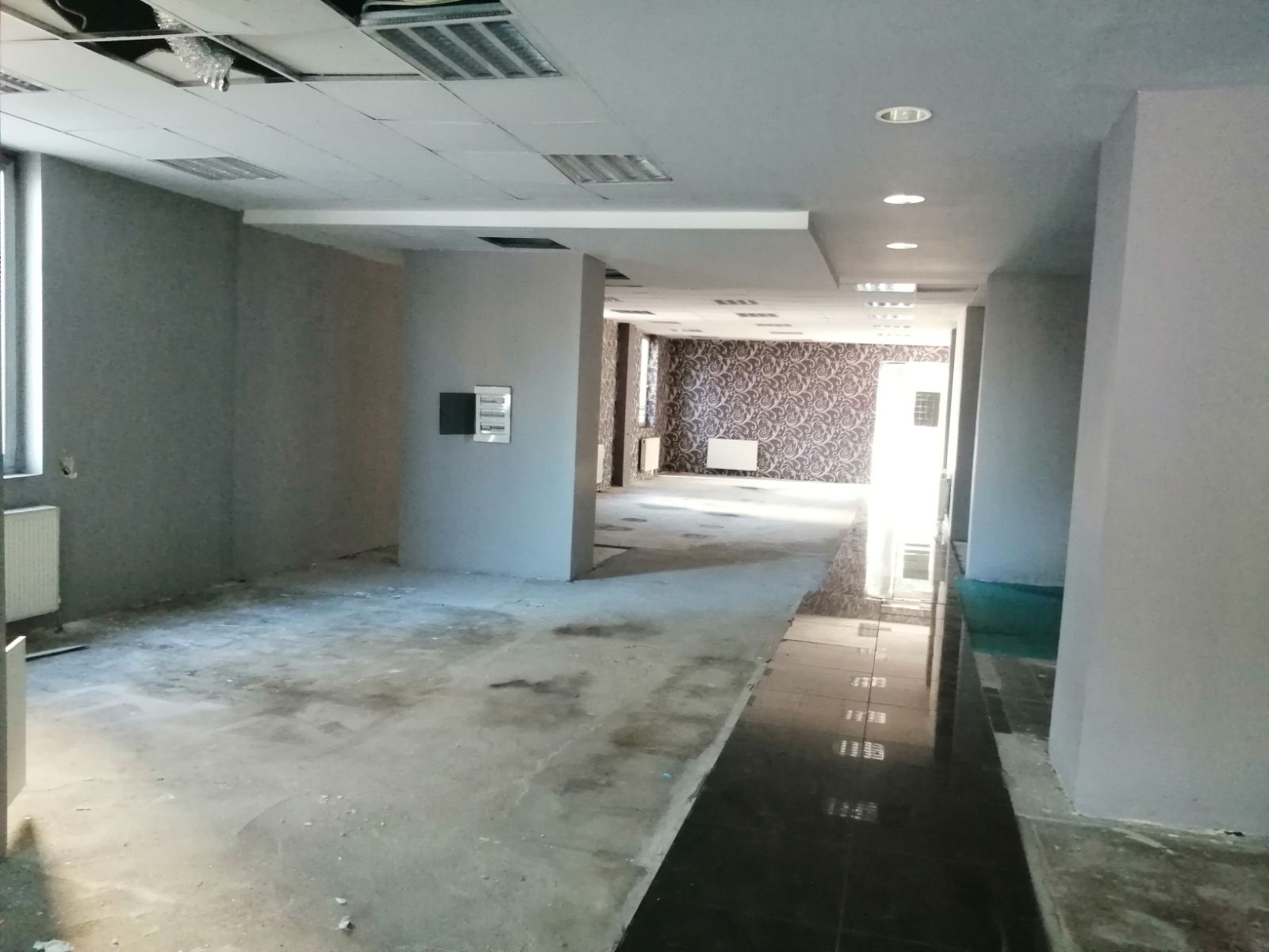 OSMAN KAVUNCU MH'DE MÜKEMMEL KONUMDA 400 M2 "KİRALIK" DÜKKAN