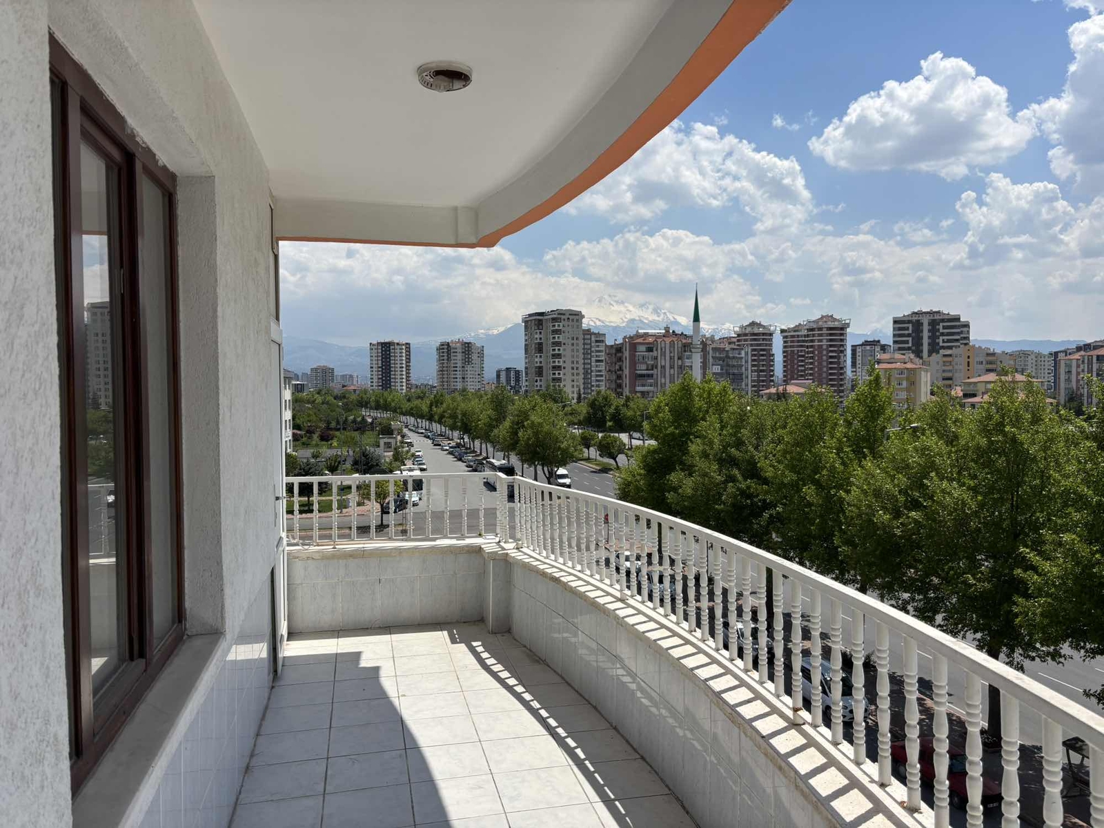 Havalimanı Yolunda 3+1 Satılık Daire - Resim 4