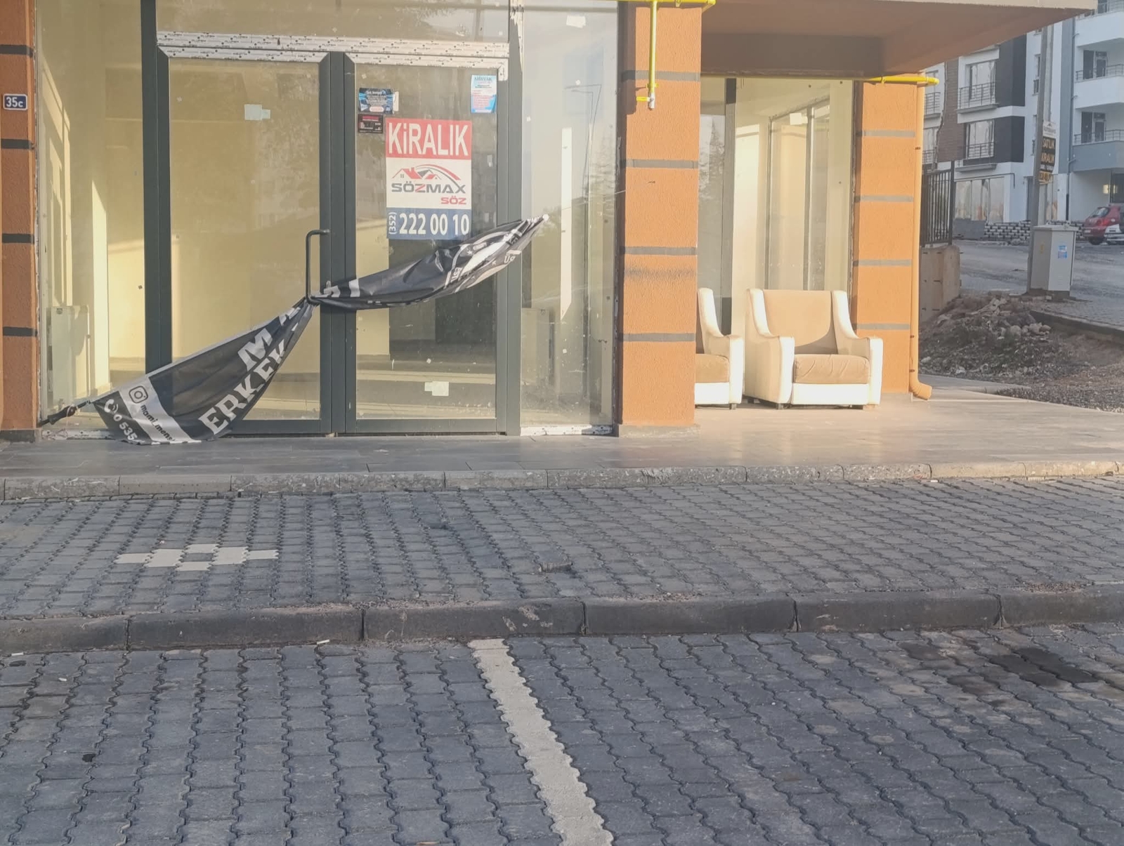 Küçük Ali Mahallesinde Kiralık Sıfır Köşe Dükkan - Resim 5