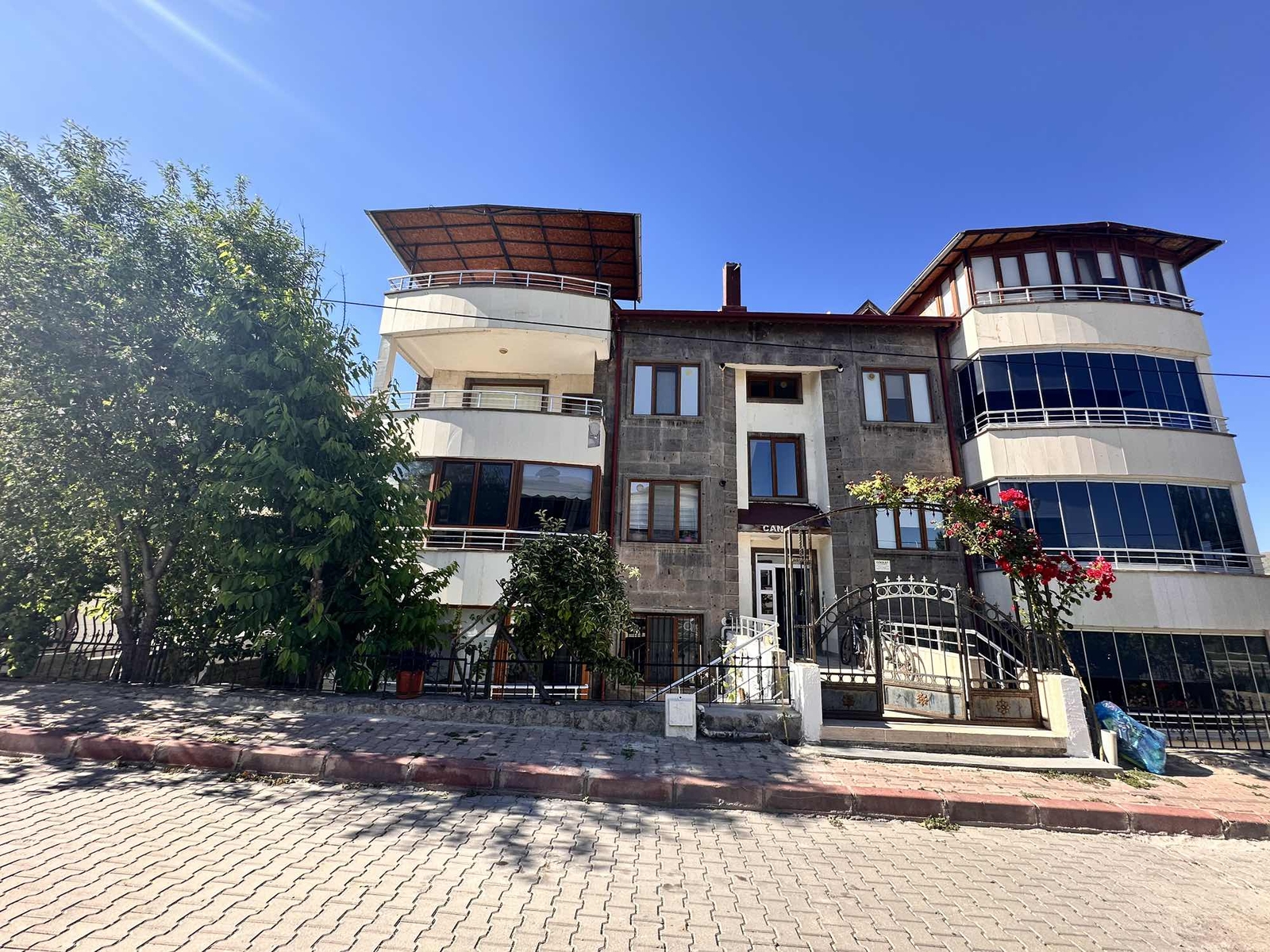 DUAYERİ MAHALLESİ TERAS KAT 1+1 EŞYALI KİRALIK DAİRE - Resim 6