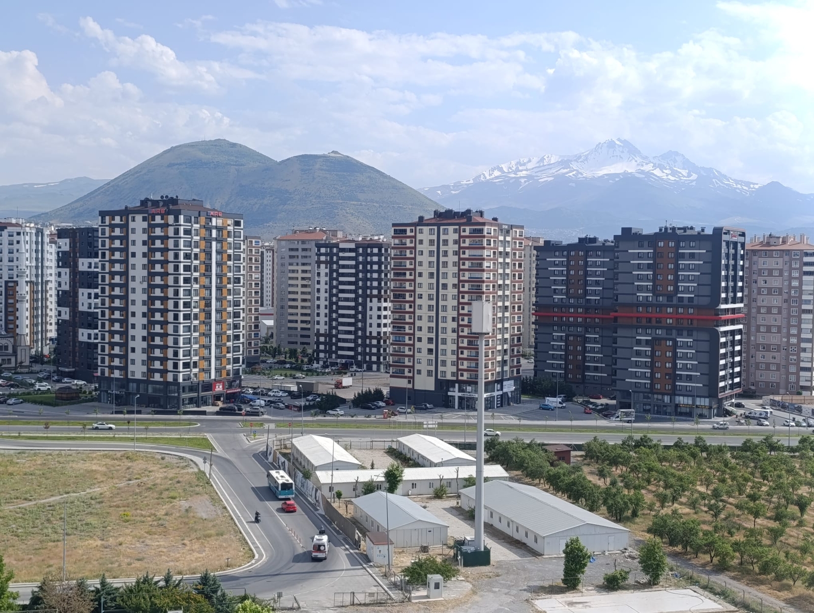 Koru Sitesinde Manzaralı Satılık 4+1 Daire Sözmax'dan