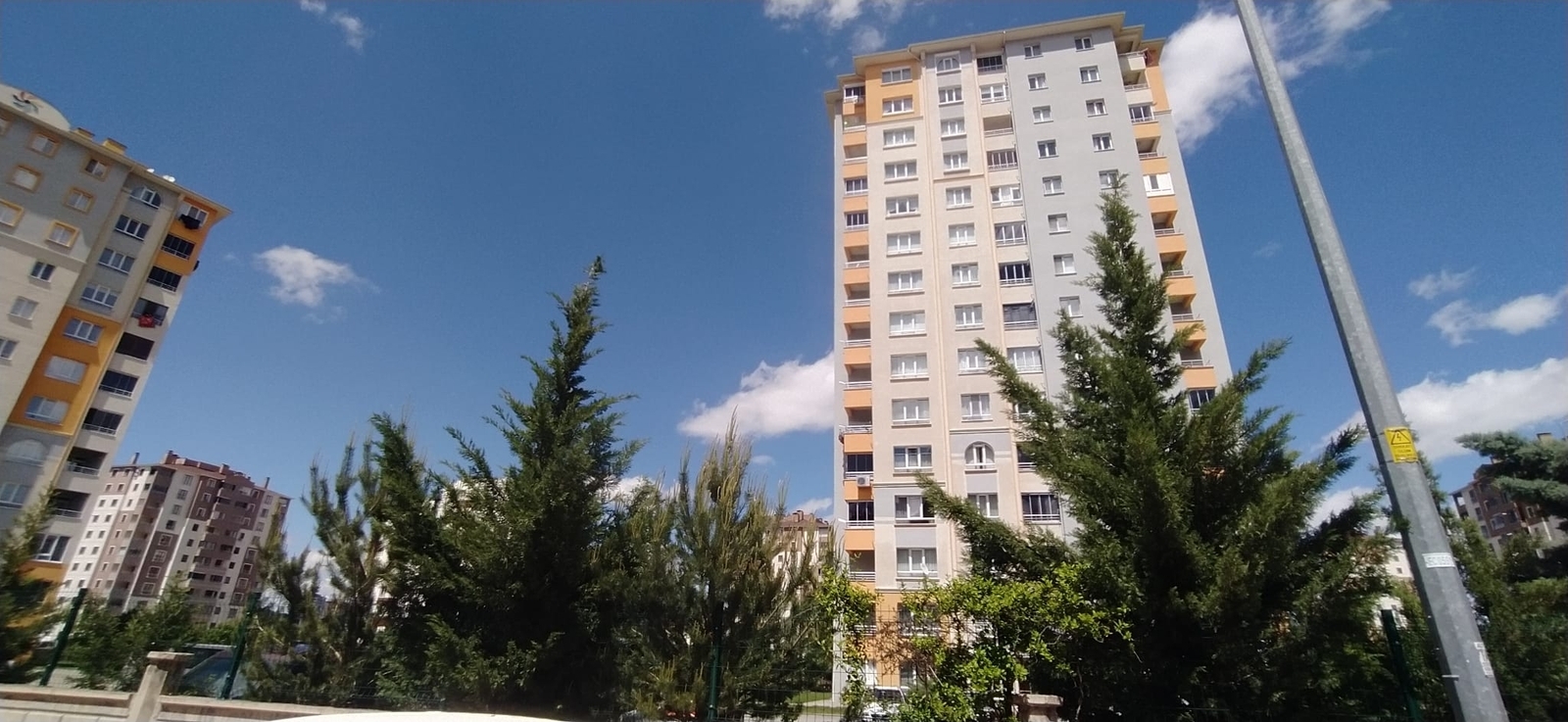 ALTINOLUK'TA ŞEHZADE KONUTLARINDA MANZARALI TEMİZ DAİRE - Resim 12