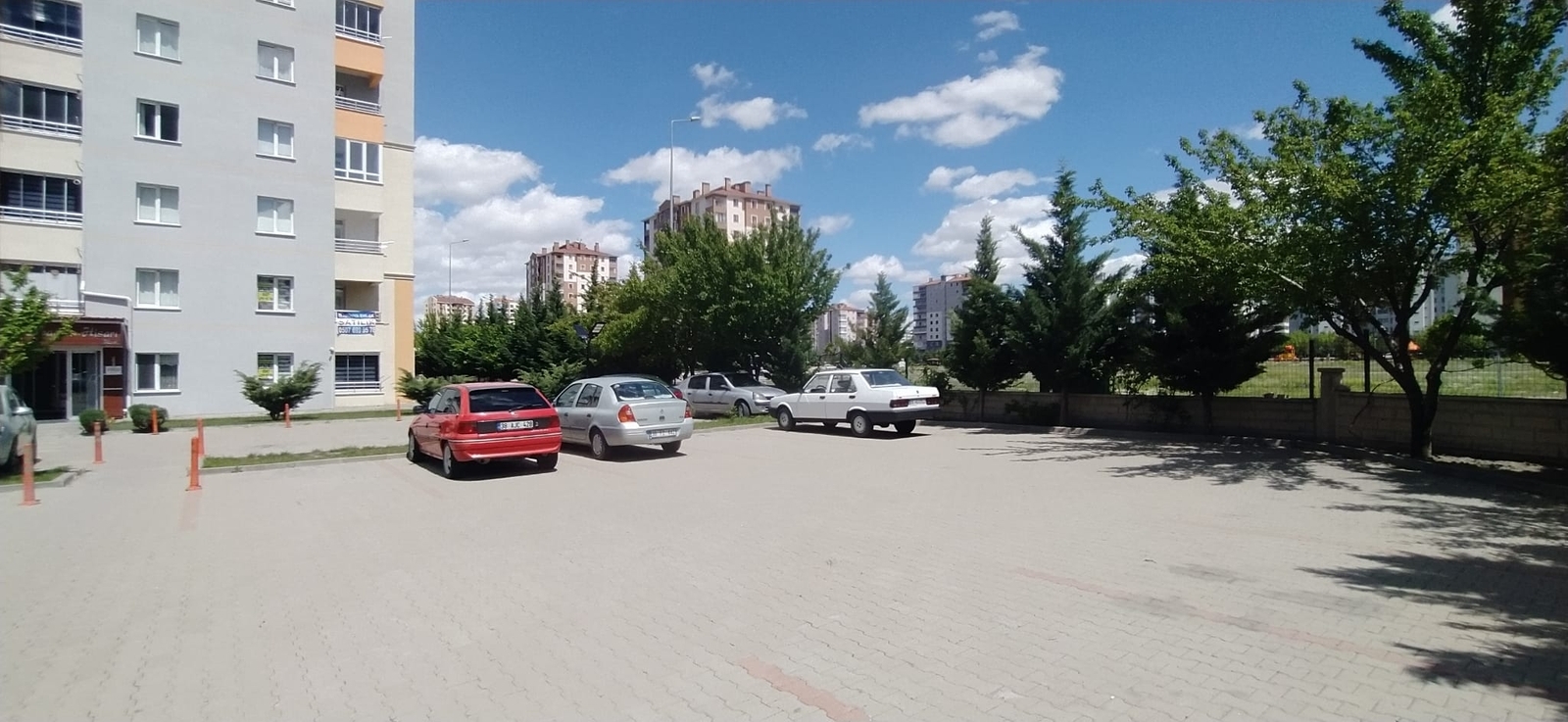 ALTINOLUK'TA ŞEHZADE KONUTLARINDA MANZARALI TEMİZ DAİRE - Resim 6