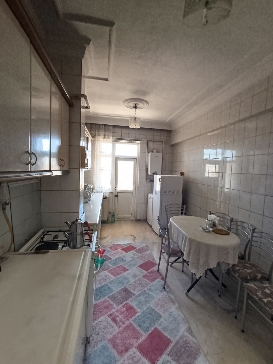 OSMAN ZEKİ YÜCESAN OKULU'NUN KARŞISINDA 180 M2 3+1 SATILIK DAİRE - Resim 17