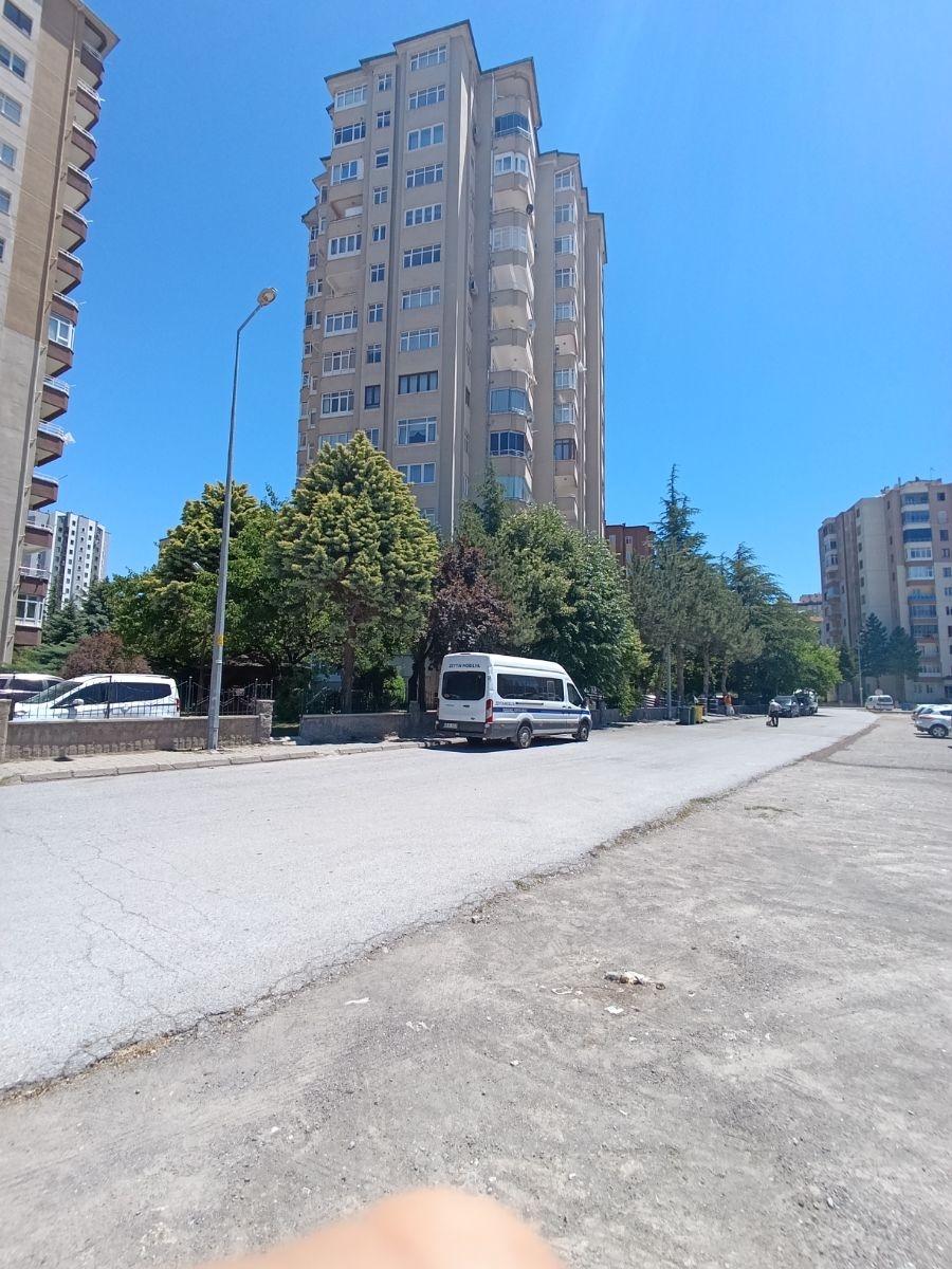 OSMAN ZEKİ YÜCESAN OKULU'NUN KARŞISINDA 180 M2 3+1 SATILIK DAİRE - Resim 14