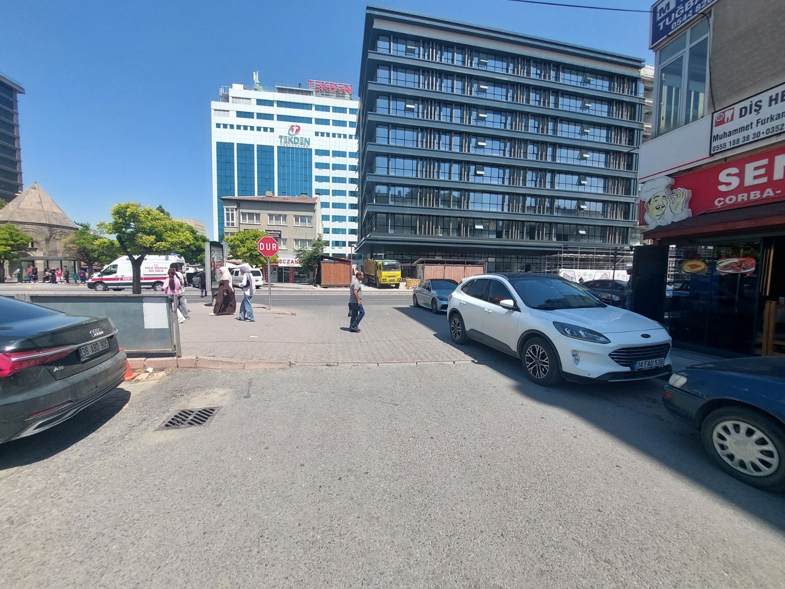 HASTANE CADDESİ (ŞEHRİN MERKEZİNDE ) KİRALIK DÜKKAN - Resim 4