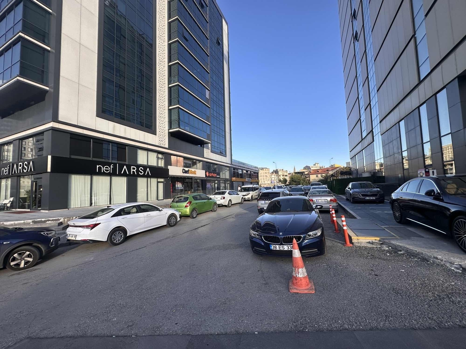 SÖZMAX SÖZ'DEN DÜVENÖNÜ DONAT PLAZADA KİRALIK DÜKKAN - Resim 10