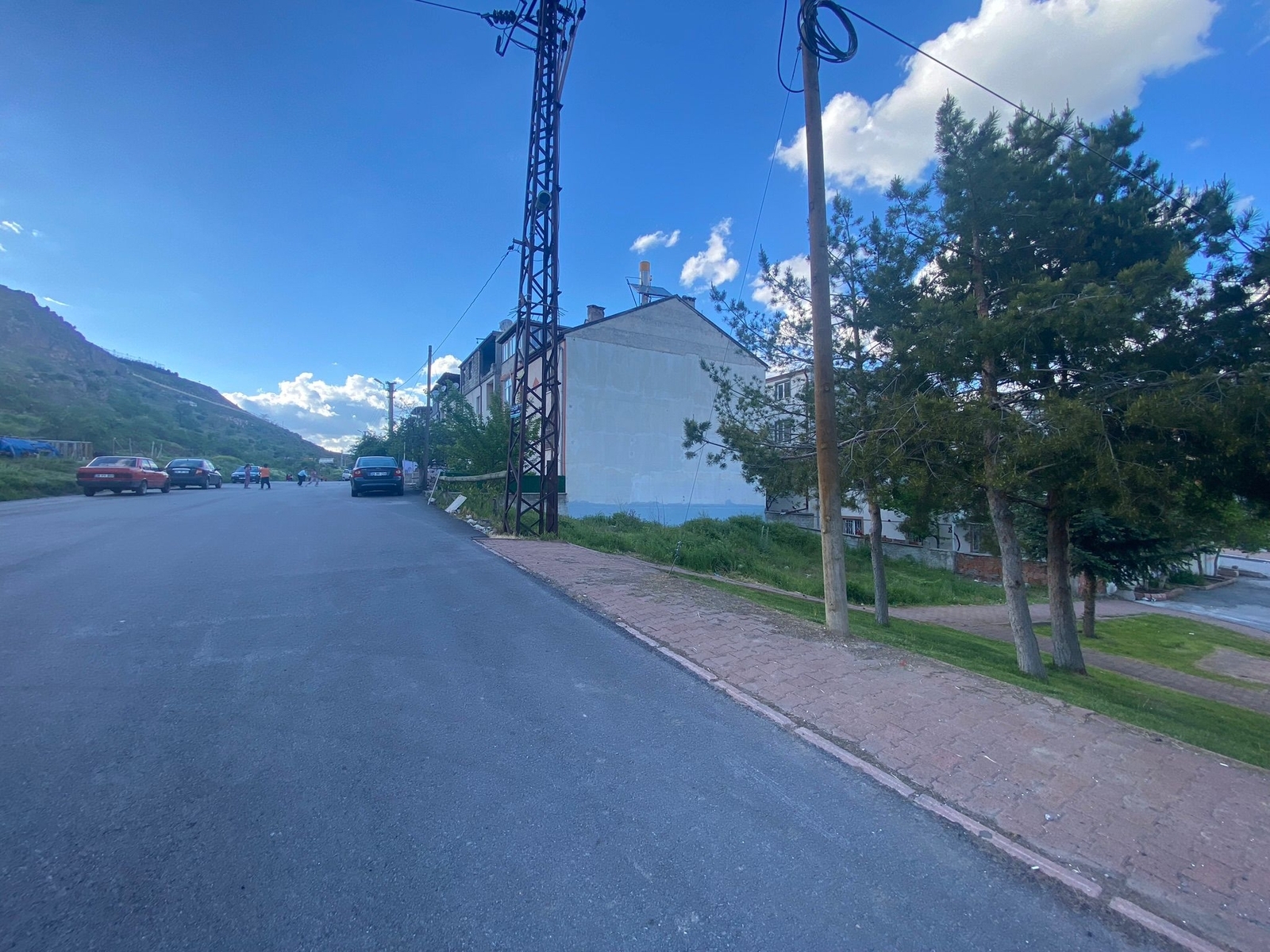 Acil Satılık..! - 247 m2 - Köşe Parsel - Park Cepheli - Önü Açık - Resim 9
