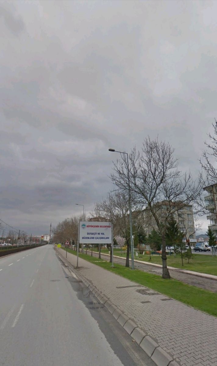 OSMAN KAVUNCU ANA CADDE ÜSTÜNDE (tranvayın dibi) KİRALIK DAİRE
