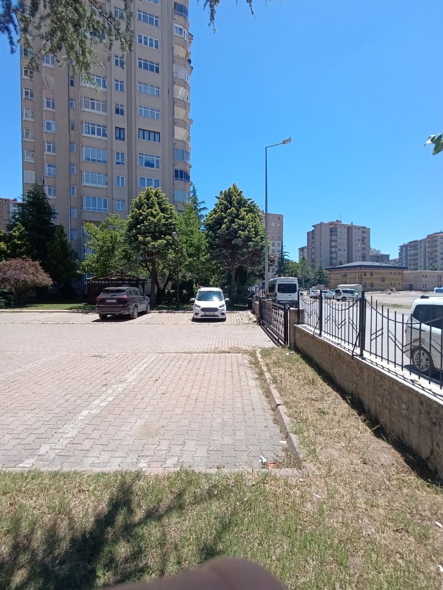 OSMAN ZEKİ YÜCESAN OKULU'NUN KARŞISINDA 180 M2 3+1 SATILIK DAİRE - Resim 16