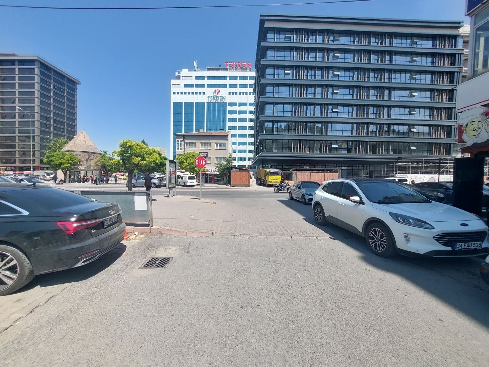 HASTANE CADDESİ (ŞEHRİN MERKEZİNDE ) KİRALIK DÜKKAN - Resim 2