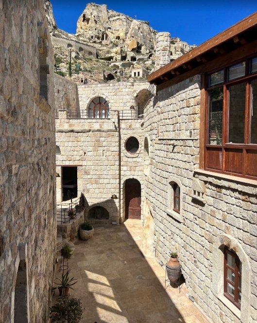 ÜRGÜP'ÜN KALBİNDE EMSALLERİNİN ÜZERİNDE KATMA DEĞERLİ CAVE OTEL - Resim 4